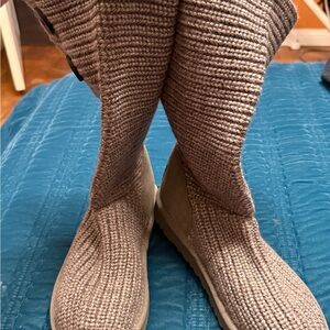 UGG Knit and Suede Gray Boots
